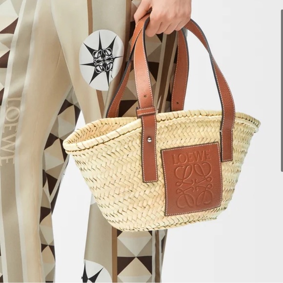 Loewe Tan Basket Bag! LIKE NEW CONDITION - Picture 2 of 5